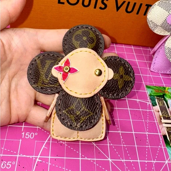 💞 Monogram Vivienne Doll puffed bag charm - Picture 9 of 12